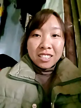 Snapshot of Minsssa20 chatting on 12-18-25, 05:57 Minsssa20 online show from 12-18-25, 05:57