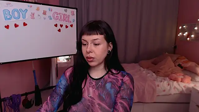 Snapshot of Eliza_Bennet chatting on 01-10-26, 07:54 Eliza Bennet online show from 01-10-26, 07:54