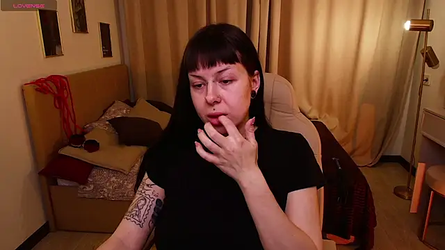 Snapshot of Eliza_Bennet chatting on 02-16-26, 07:37 Eliza Bennet online show from 02-16-26, 07:37