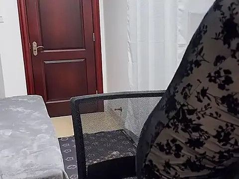 Snapshot of A-ZJunn chatting on 12-16-25, 11:48 A-ZJunn online show from 12-16-25, 11:48