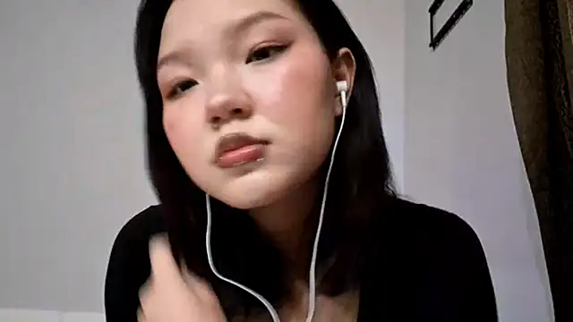 MeowMiaMeow online show from 12-16-25, 05:40