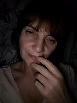 Snapshot of MichelleLove48 chatting on 12-14-25, 07:51 MichelleLove48 online show from 12-14-25, 07:51