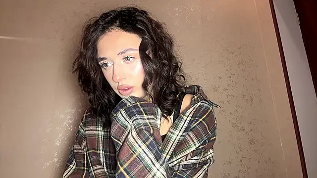 Snapshot of ParsedFix chatting on 12-15-25, 12:20 ParsedFix online show from 12-15-25, 12:20