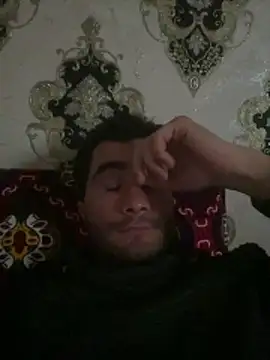 Snapshot of HomoSapiens98 chatting on 12-15-25, 05:23 HomoSapiens98 online show from 12-15-25, 05:23