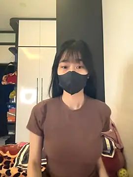 Snapshot of MGirlCute chatting on 12-05-25, 05:31 MGirlCute online show from 12-05-25, 05:31