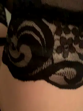 Snapshot of CherryCe chatting on 12-15-25, 10:25 CherryCe online show from 12-15-25, 10:25