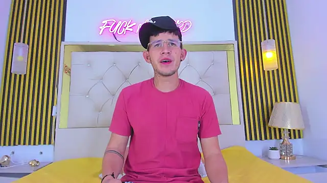 Snapshot of SteelAdonis_ chatting on 12-16-25, 06:07 SteelAdonis online show from 12-16-25, 06:07