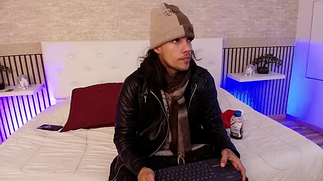 Snapshot of PatrickS25 chatting on 12-15-25, 03:33 PatrickS25 online show from 12-15-25, 03:33