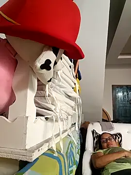 Snapshot of Delcarmen3 chatting on 12-17-25, 12:27 Delcarmen3 online show from 12-17-25, 12:27