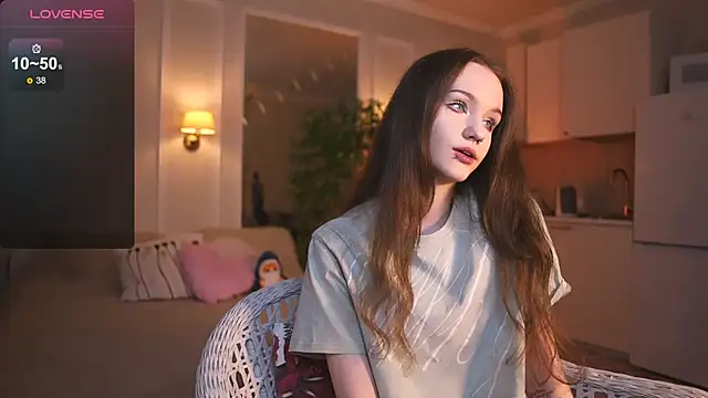 Snapshot of lunaice__ chatting on 12-02-25, 08:08 lunaice online show from 12-02-25, 08:08