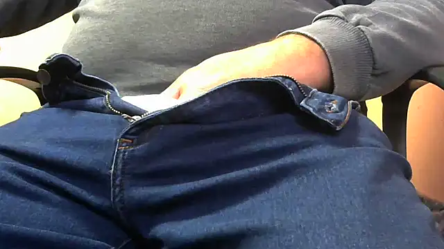 Yoghi65 online show from 01-13-26, 01:49