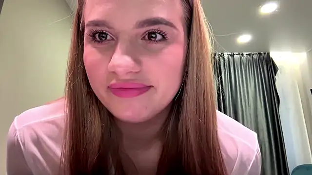 Snapshot of ShirlStyer chatting on 12-17-25, 11:38 ShirlStyer online show from 12-17-25, 11:38