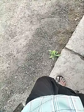 Snapshot of slimmicute chatting on 12-15-25, 11:47 slimmicute online show from 12-15-25, 11:47