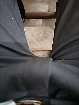 Snapshot of slimmicute chatting on 12-17-25, 01:06 slimmicute online show from 12-17-25, 01:06