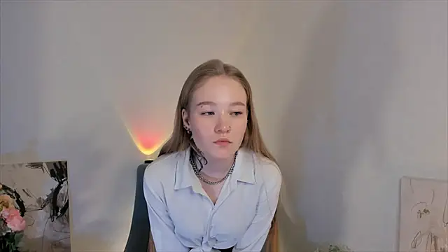 MaireLanda online show from 12-18-25, 04:18