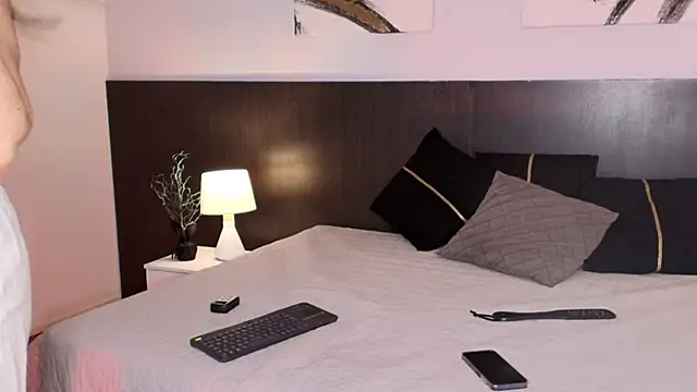 Snapshot of ViennaMilf chatting on 12-05-25, 11:19 ViennaMilf online show from 12-05-25, 11:19