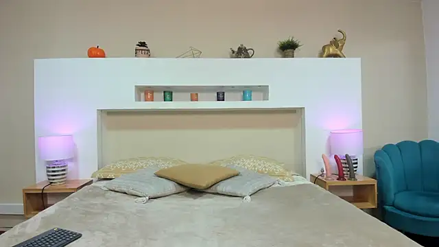 Snapshot of AnikaRomanoff_ chatting on 12-03-25, 12:47 AnikaRomanoff online show from 12-03-25, 12:47