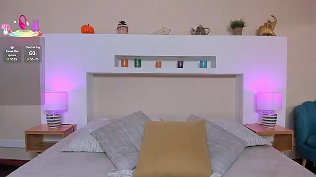 AnikaRomanoff  online show from 12-22-25, 11:40