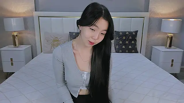 Snapshot of EMILY_GREENSON chatting on 02-08-26, 08:40 EMILY GREENSON online show from 02-08-26, 08:40