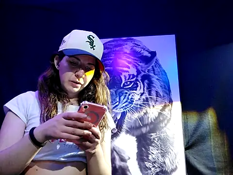 Snapshot of NatyMia chatting on 12-14-25, 04:45 NatyMia online show from 12-14-25, 04:45