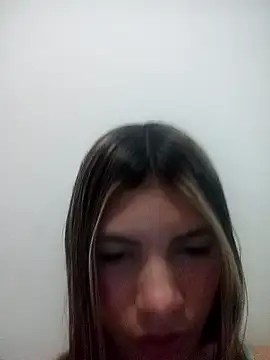 Snapshot of Sweetprouble_17 chatting on 12-13-25, 10:15 Sweetprouble 17 online show from 12-13-25, 10:15