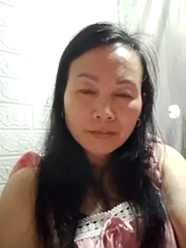 Snapshot of Lili-123k chatting on 12-13-25, 10:15 Lili-123k online show from 12-13-25, 10:15