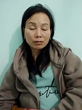 Lili-123k online show from 12-17-25, 03:18