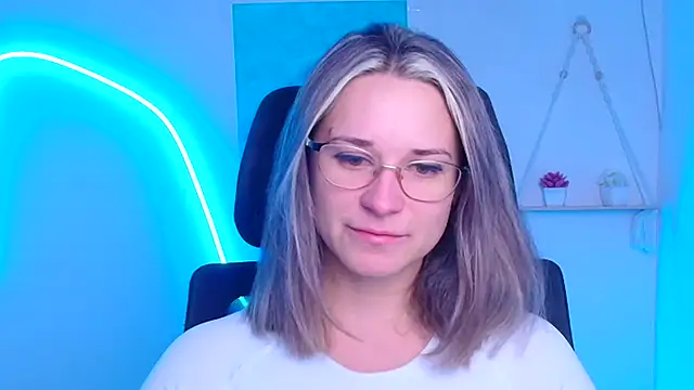 Melodie Aster online show from 01-12-26, 12:21