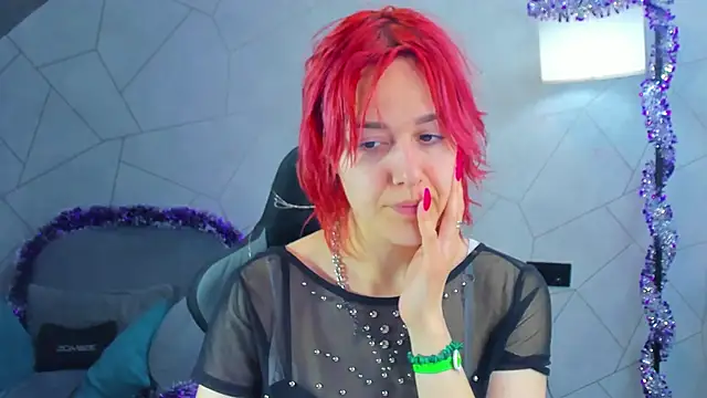 Snapshot of Linda_Jonys chatting on 12-19-25, 09:49 Linda Jonys online show from 12-19-25, 09:49