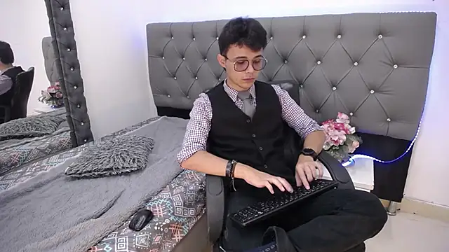 Jules Silver02 online show from 12-04-25, 09:12