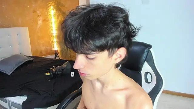 Snapshot of CONNOR_STONNE_ chatting on 02-27-26, 08:20 CONNOR STONNE online show from 02-27-26, 08:20