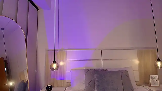 Snapshot of tamara_walter chatting on 12-15-25, 11:47 tamara walter online show from 12-15-25, 11:47