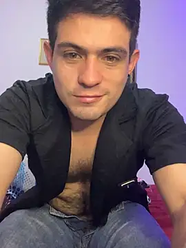 Snapshot of williamsmiiths16 chatting on 12-04-25, 12:14 williamsmiiths16 online show from 12-04-25, 12:14