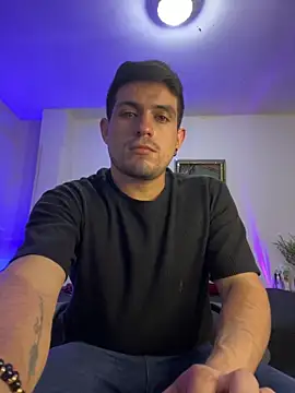 williamsmiiths16 online show from 12-19-25, 03:02