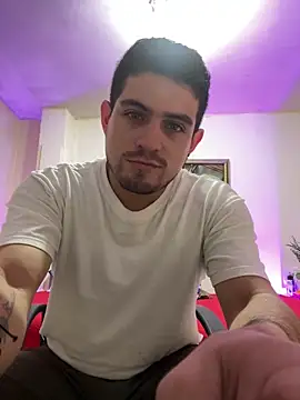 williamsmiiths16 online show from 12-21-25, 04:36