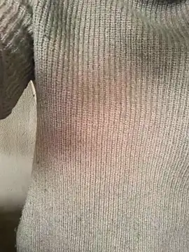 Snapshot of maian_love chatting on 12-04-25, 08:34 maian love online show from 12-04-25, 08:34