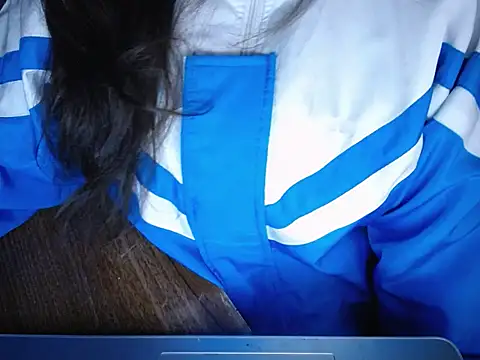 Snapshot of maian_love chatting on 12-05-25, 06:04 maian love online show from 12-05-25, 06:04