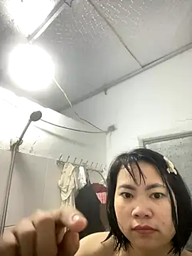 Chew candy online show from 12-04-25, 03:32