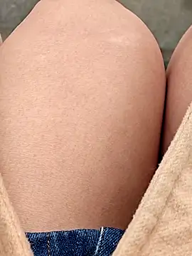 Snapshot of Baby-Linh chatting on 02-10-26, 04:16 Baby-Linh online show from 02-10-26, 04:16