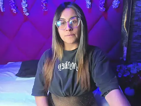 Snapshot of Freyaa_Millerr_ chatting on 12-04-25, 03:27 Freyaa Millerr online show from 12-04-25, 03:27