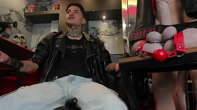 AlecBanne online show from 04-11-26, 10:58