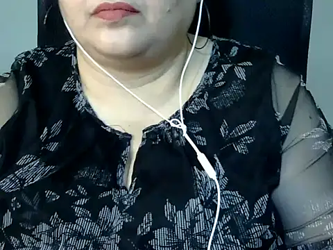 Snapshot of Soniya_Sha chatting on 02-11-26, 07:19 Soniya Sha online show from 02-11-26, 07:19