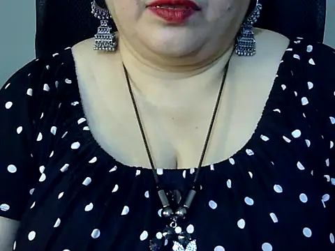 Snapshot of Soniya_Sha chatting on 02-17-26, 07:09 Soniya Sha online show from 02-17-26, 07:09