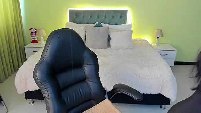 Celeste Rous   online show from 12-20-25, 12:34