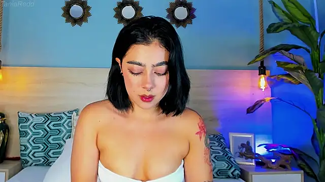 TaniaRedd  online show from 04-08-26, 05:57