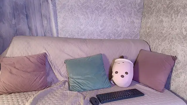 Snapshot of Nia__S chatting on 01-15-26, 12:10 Nia S online show from 01-15-26, 12:10