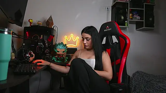 Juliethassmith3 online show from 01-12-26, 03:34