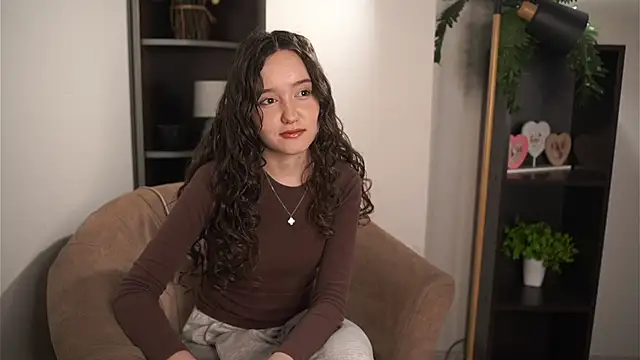 Snapshot of WillowZeme chatting on 12-15-25, 05:01 WillowZeme online show from 12-15-25, 05:01