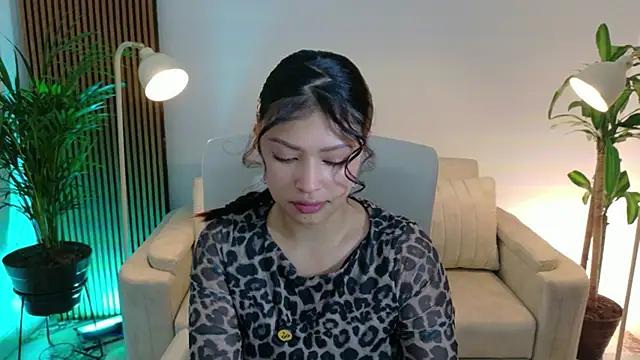 Snapshot of victoria___moon chatting on 01-06-26, 01:15 victoria moon online show from 01-06-26, 01:15