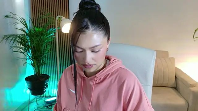 Snapshot of victoria___moon chatting on 01-07-26, 01:57 victoria moon online show from 01-07-26, 01:57